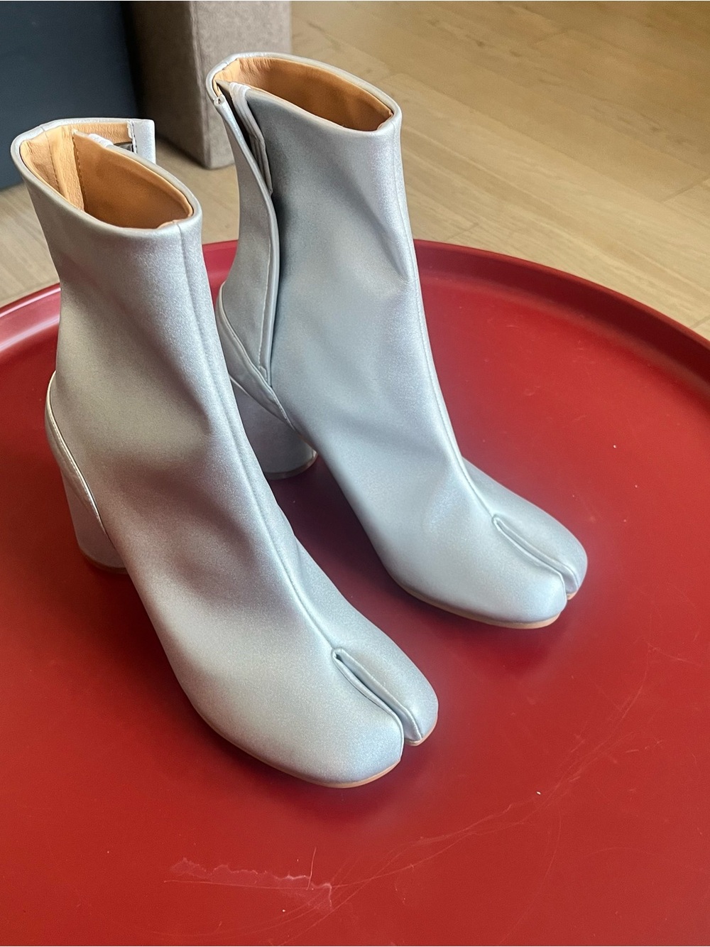 Source Unknown Metallic Silver Split-Toe Ankle Boots